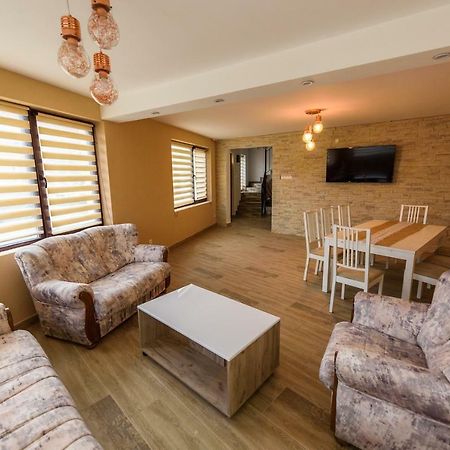 Casa Sky Apartment Orsova Bagian luar foto
